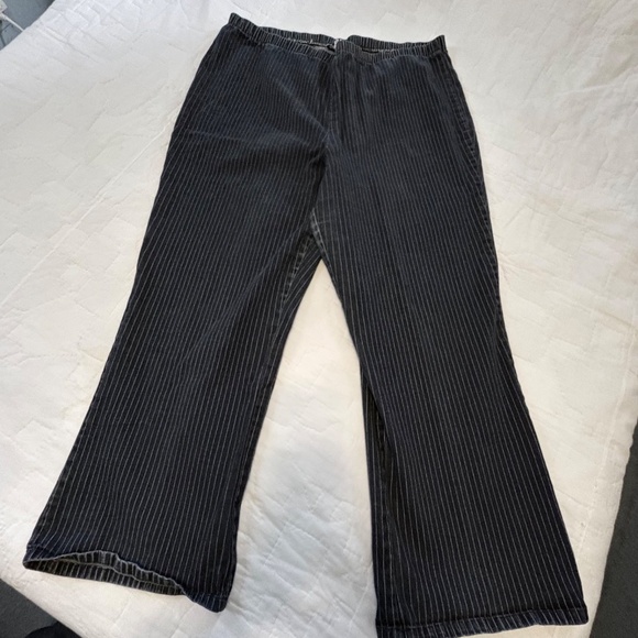 LA Blues Black Pinstripe Women's Boot Cut PullOn Elastic Waist Jeans Women 22-24 - Picture 3 of 6